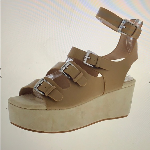 Multi buckle strap cut out platform wedge - Picture 2 of 4